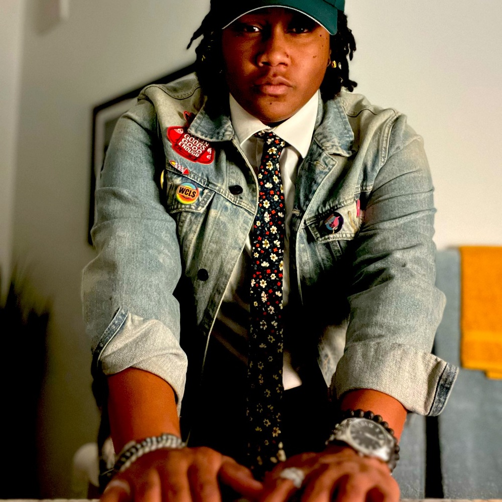 Meet your Posher, Adrien